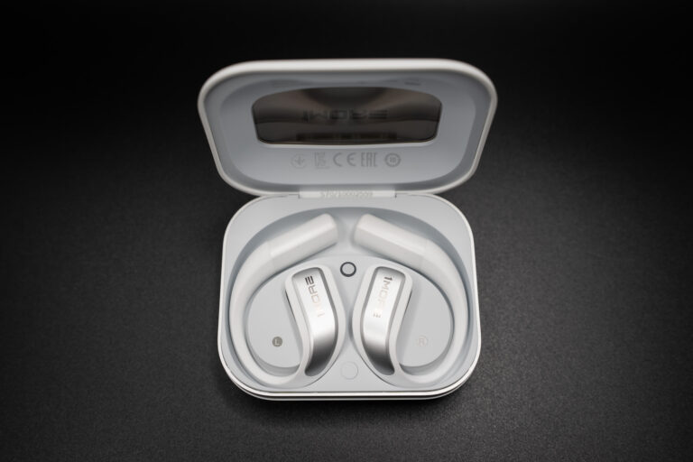 1MORE Open Earbuds S70 Test Ladecase offen