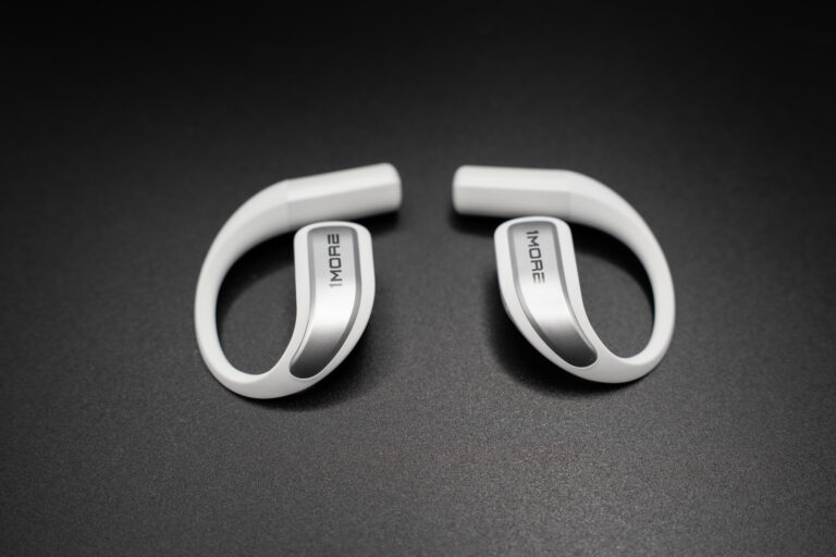1MORE Open Earbuds S70 Test Earbuds Vorne