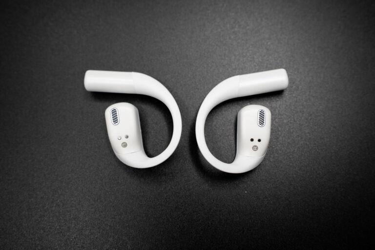 1MORE Open Earbuds S70 Test Earbuds hinten